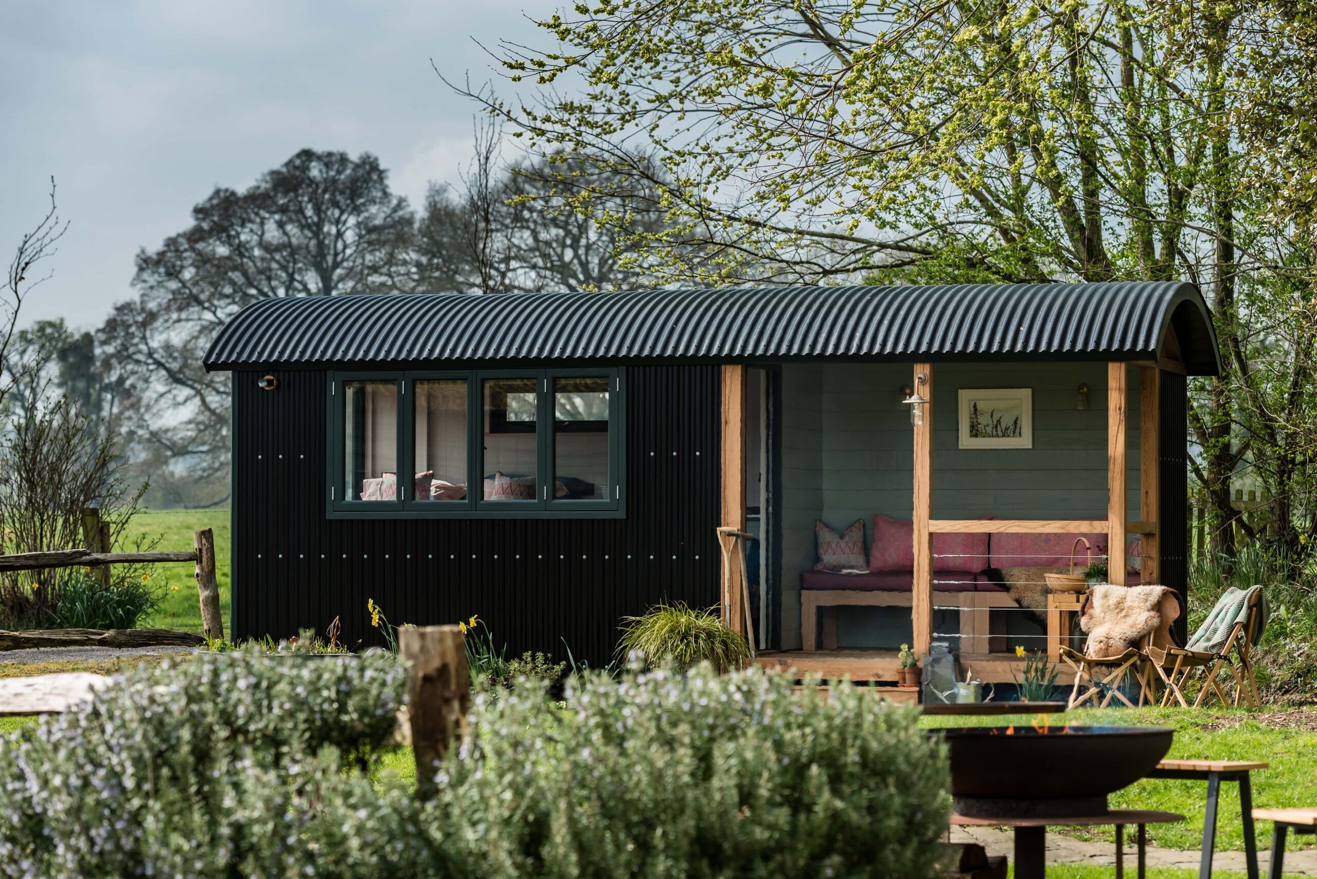 RCP25-BSH-4-14 Blackdown Hybrid Cabin